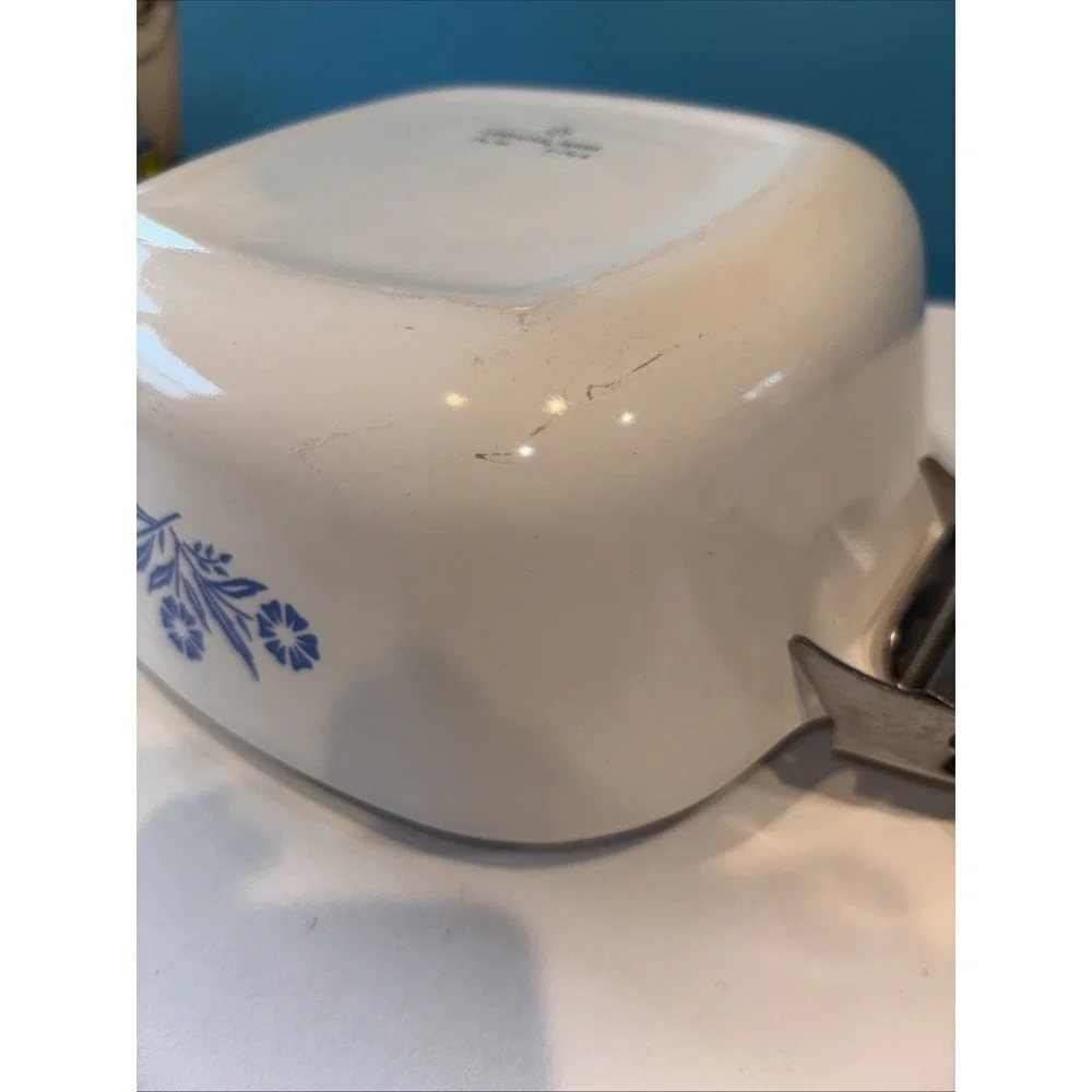 Corning Ware Vintage  Casserole 1 1/2 Quart With Removable Handle